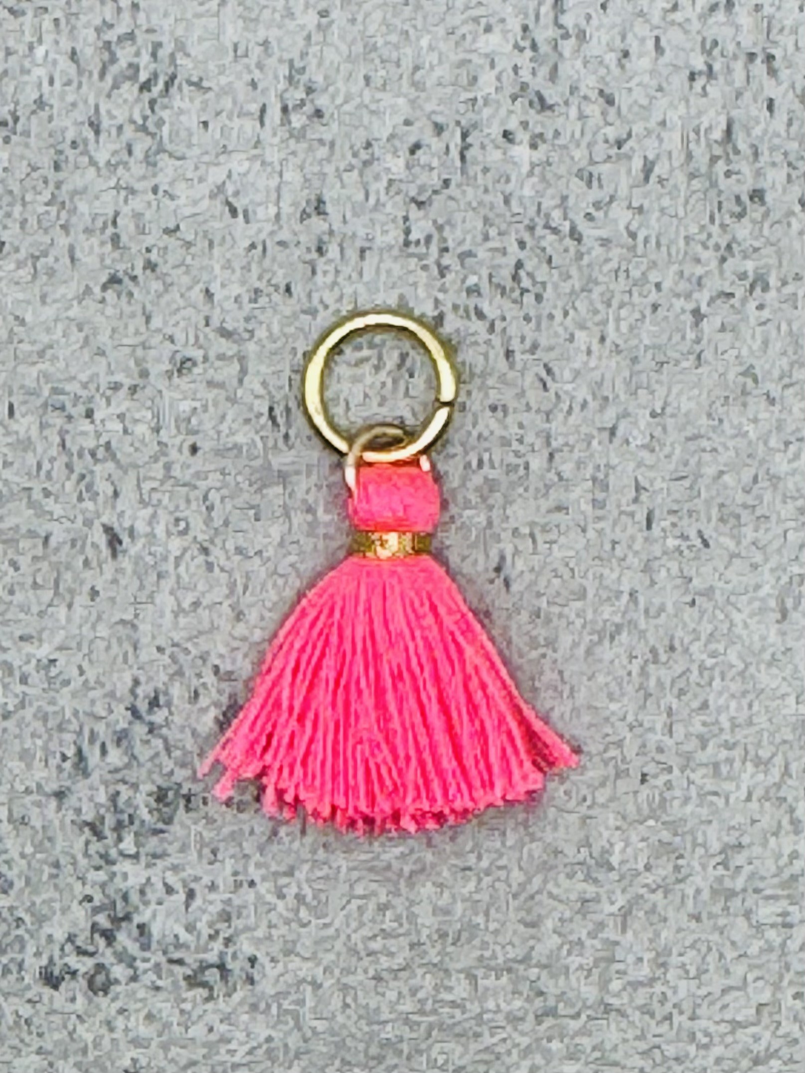 Dein eigenes Kettendesign  - Tassel neonpink