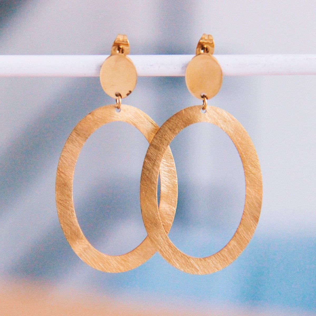 Matte Statement-Ohrringe Matte Statement-Ohrringe